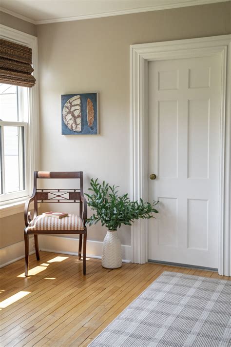 Benjamin Moore Smokey Taupe