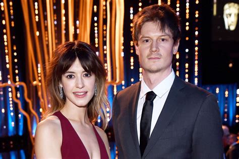 Daisy Edgar-Jones: Navigating Her Romantic Relationships