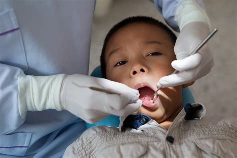 Early Dental Checkup Signs: Urgent Alerts