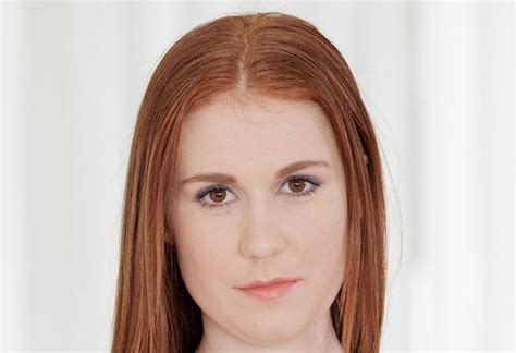 Ellie Murphy: Behind Her Enigmatic Stardom