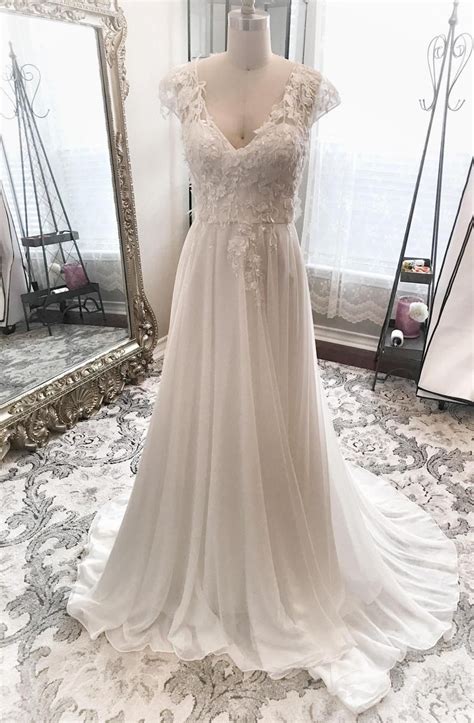 Lightweight Wedding Dress