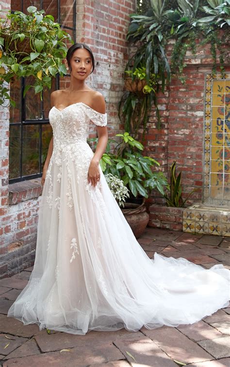 Off Shoulder Sweetheart Wedding Dress