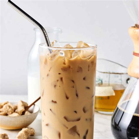 The Correct Way To Make An Iced Latte At Home For A Creamy Texture