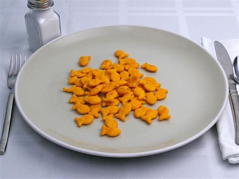What Is The Correct Serving Size Of Goldfish: A Complete Guide