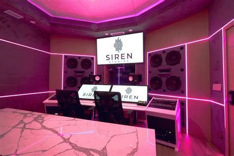 Siren XXX Studios: Breakthrough Adult Entertainment Innovation