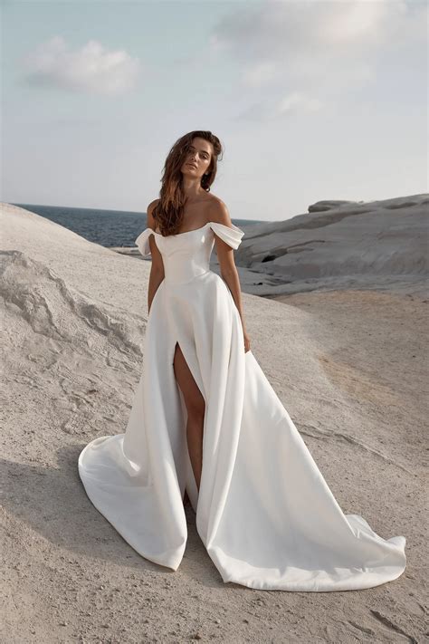 Wedding Dresses Simple And Elegant
