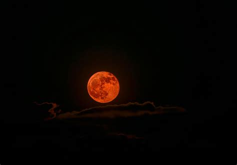 What Does An Orange Moon Mean